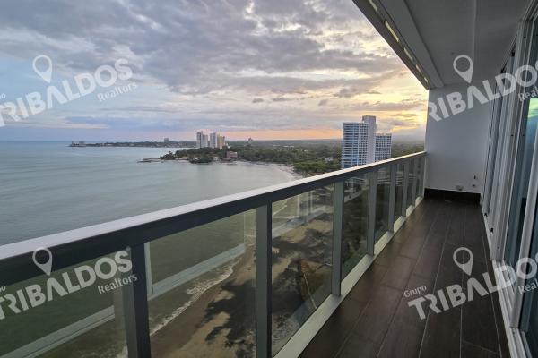 Sale of apartment in ocean waves nueva gorgona