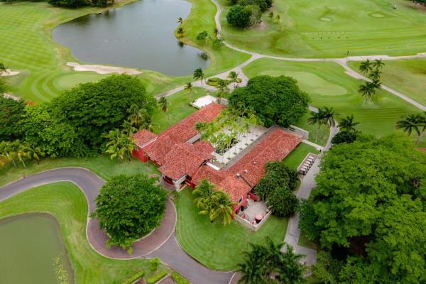 Lot facing the golf course in buenaventura
