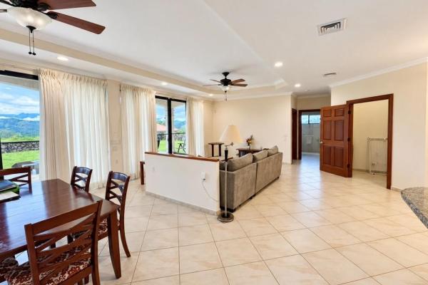 Casa de tres habitaciones en venta en alto boquete