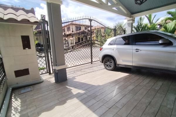 Sale of house in mirador del lago