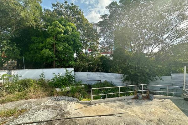 Commercial lot for sale or rent in linda vista