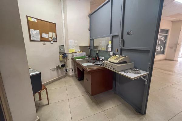 Commercial building for sale in calidonia