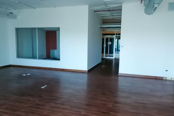 Alquiler de oficina en ph plaza real, costa de este