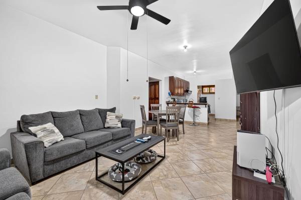 Condominio exclusivo en el tercer piso en valle escondido boquete