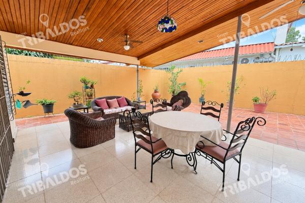 Venta de casa unifamiliar en san francisco | 3 recámaras, amplia terraza y 2 estacionamientos