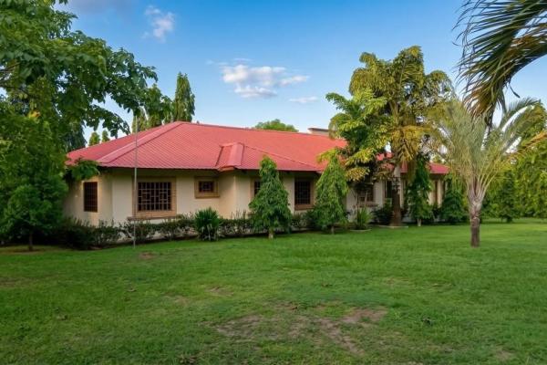 Casa estilo hacienda de 4 dormitorios en david