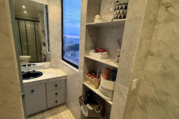 The bay at your feet · 360° · 13th floor la cresta