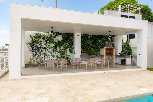Apartamento de 4 habitaciones frente al mar en farallon