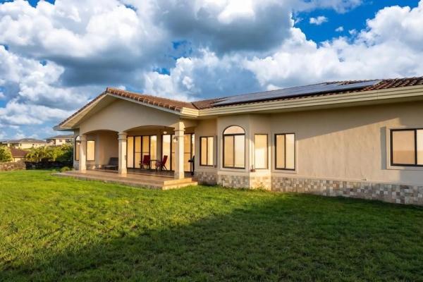 Casa de tres habitaciones en venta en alto boquete