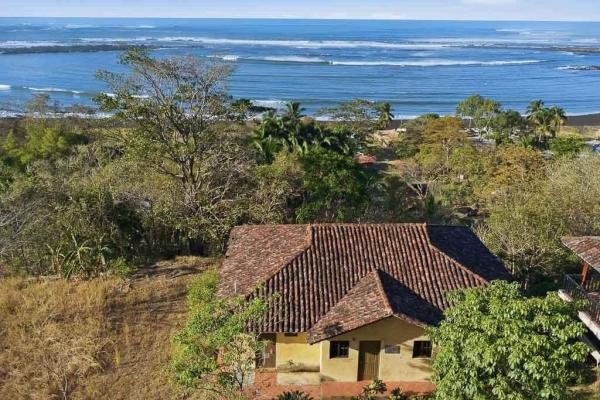 Cambutal ocean view home near los buzos