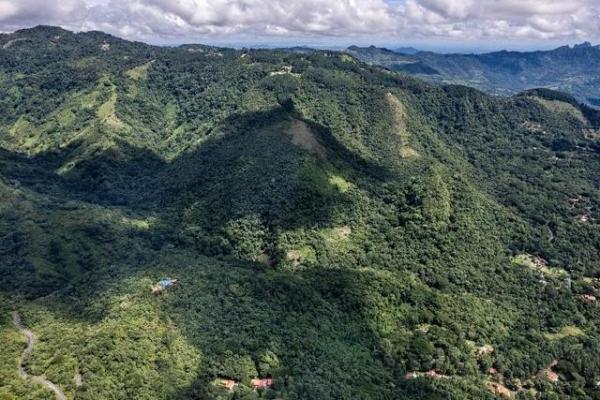 22 hectares within altos del maria with views
