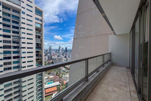 Apartamento en planta alta en punta pacífica, panamá