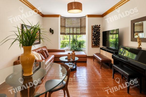Sale of 2 houses in 1 in costa del este