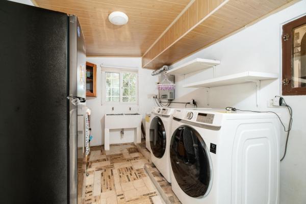 Casa de 3 habitaciones bellamente mantenida con área de invitados