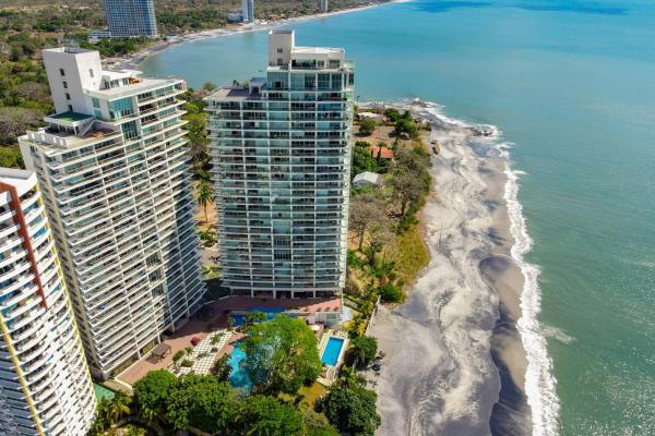 Apartamento frente al mar en playa serena nueva gorgona panamá
