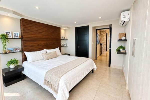 2-bedroom apartment | ocean waves | nueva gorgona