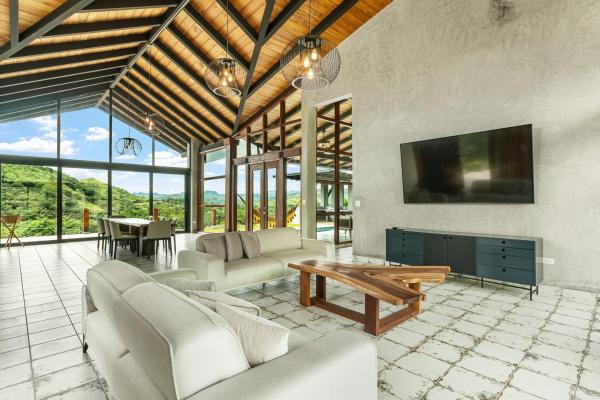 Santa fe high-quality mountain house with pool