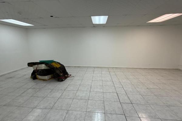 Office for rent in plaza inca