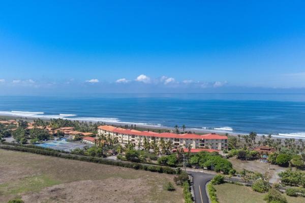 Apartamento de 3 rec. frente al mar en playa la barqueta panamá