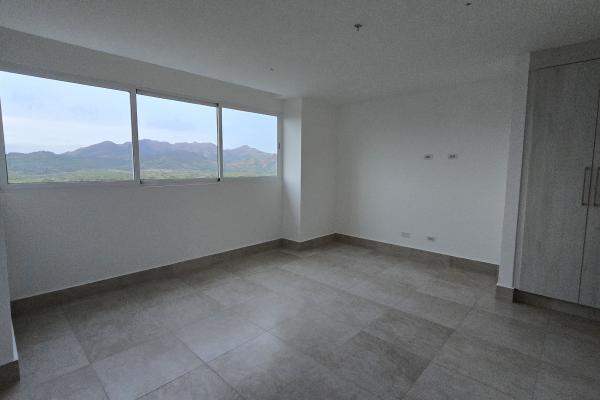 Sale of apartment in ocean waves nueva gorgona