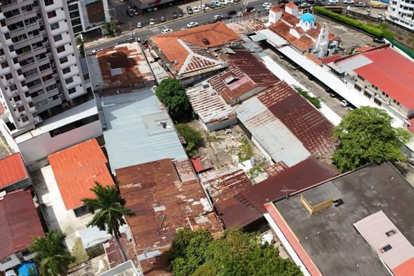 Se vende terreno para desarrollo mixto en vía porras, san francisco