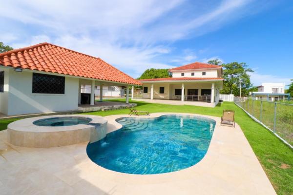 Para estrenar! casa en alquiler en playa en coronado cerca al club de golf