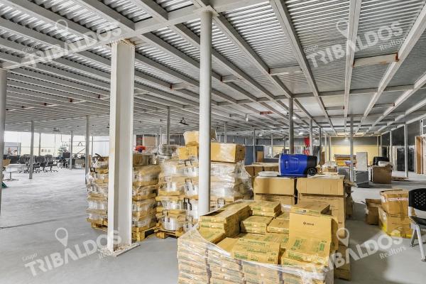 Venta de galera con mezzanine en pacora