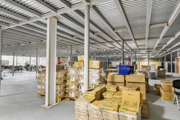 Venta de galera con mezzanine en pacora