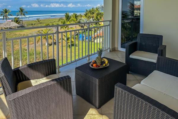 Condominio frente al mar en venta en playa la barqueta chiriquí panamá