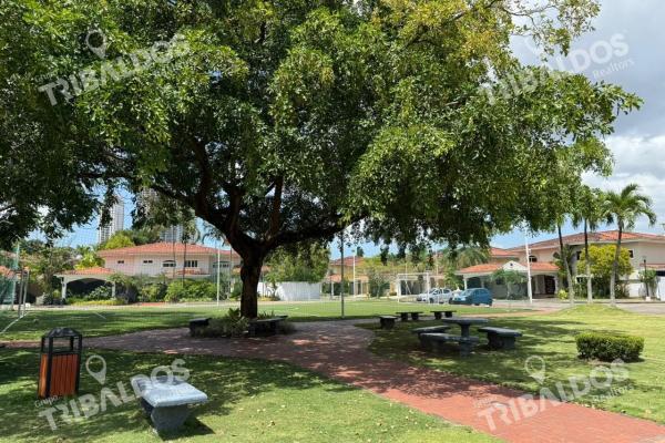 Sale of house in costa serena, costa del este
