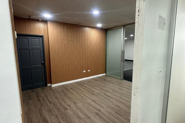 4 locales comerciales contiguos en venta | plaza colón | disponibles juntos