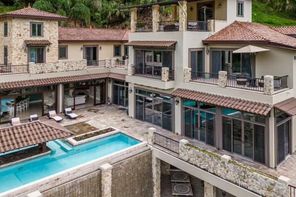 Mansion for sale in boquete - chiriquí