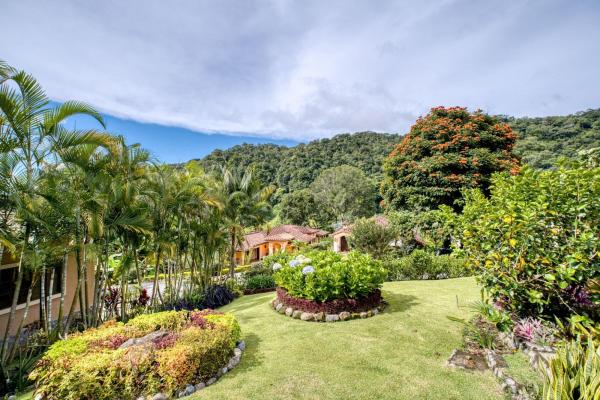 Casa de lujo con jardines en valle escondido boquete