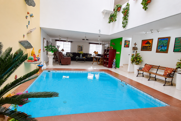 Casa en venta en la manzana de obarrio