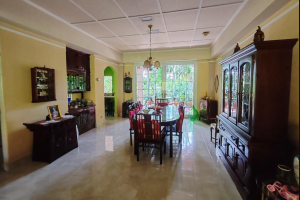 Sale of house in albrook
