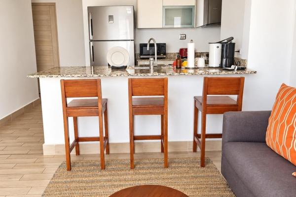 Apartamento frente a la playa con hermosas vistas al océano.