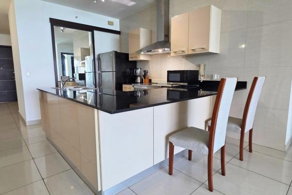 Se vende apartamento en ph allure piso alto con vista al mar