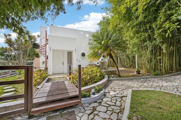 Downtown boquete retreat on 800 m² lot