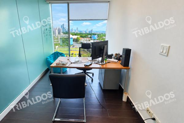 Venta de oficina en ph bmw plaza, calle 50