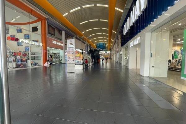 Venta de local en albrook mall
