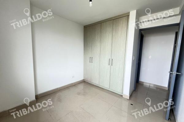 Sale of apartment in green park condado del rey