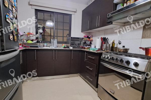 Sale of family house in ph sunset hills, costa verde