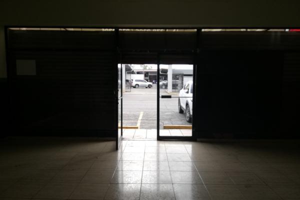 Venta de local en plaza toledo vista hermosa