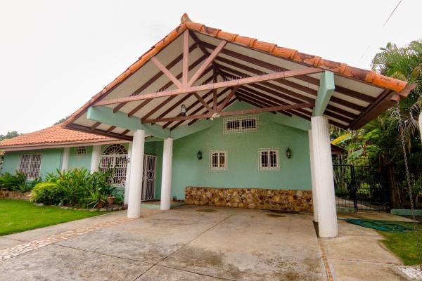 Casa de 3 recámaras 3.5 baños en coronado panamá