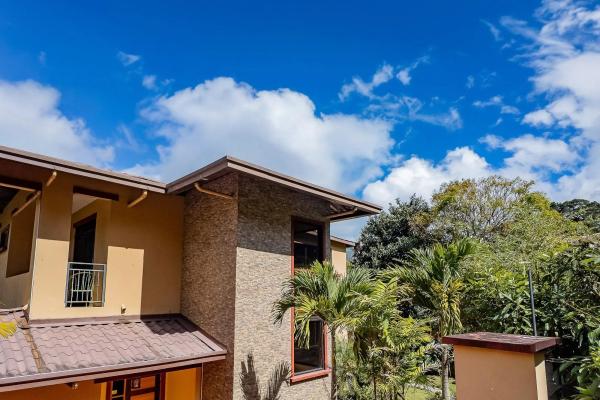 Boutique-style 8 suite luxury villa in boquete