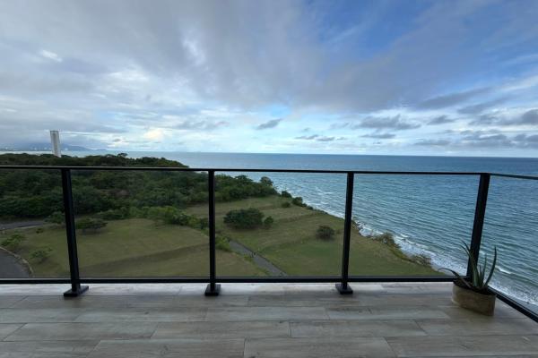 Apartamento frente al mar en la comunidad residencial de san carlos