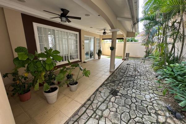 House for rent at altos de panama