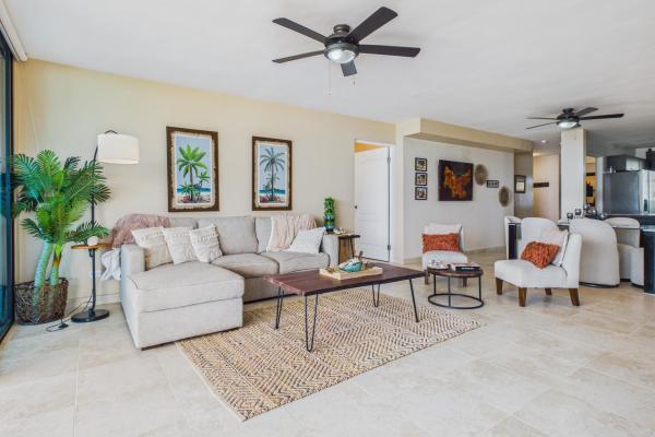 4 bdrm beachfront condo newly renovated coronado