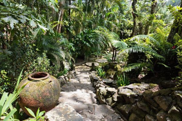 Oportunidad!!! se vende amplia casa con piscina en altos del maria