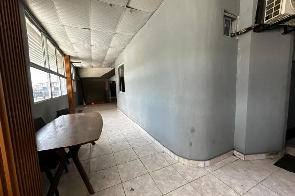 Commercial building for sale